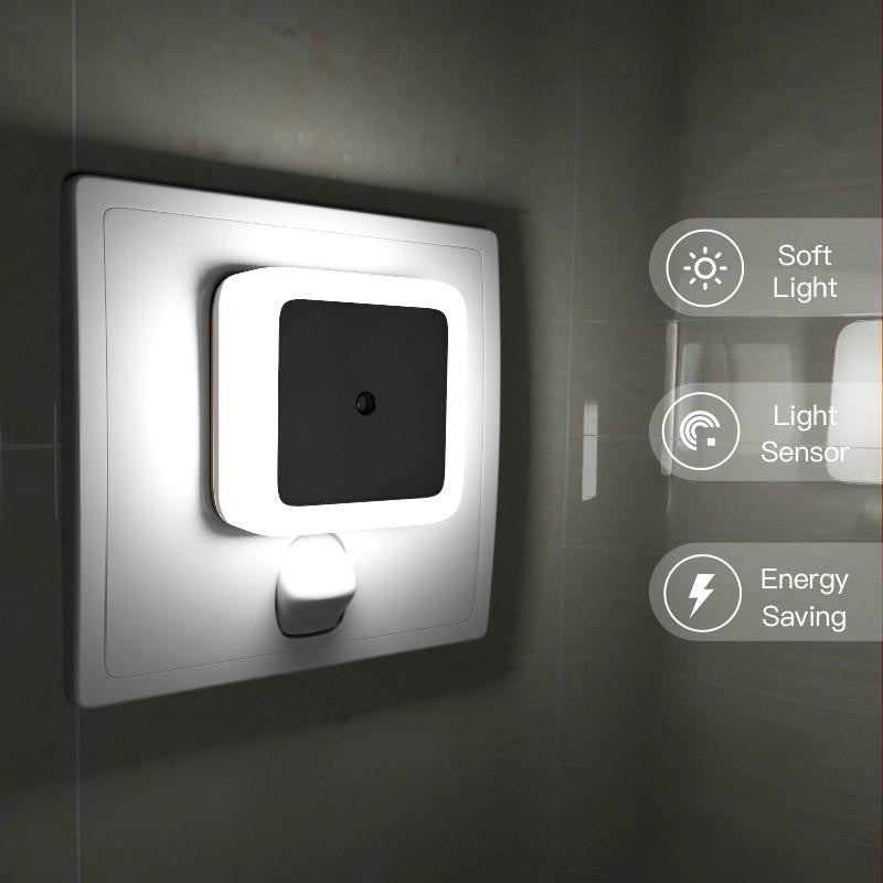 LED night light with automatic sensor control