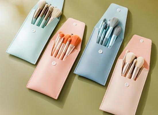 8 Pcs Makeup Brushes With Leather Case