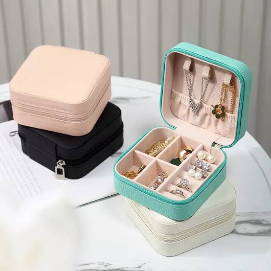 Square mini jewellery organizer/box