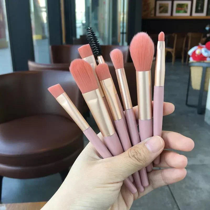 Cute 8 Pcs Makeup Brush Set