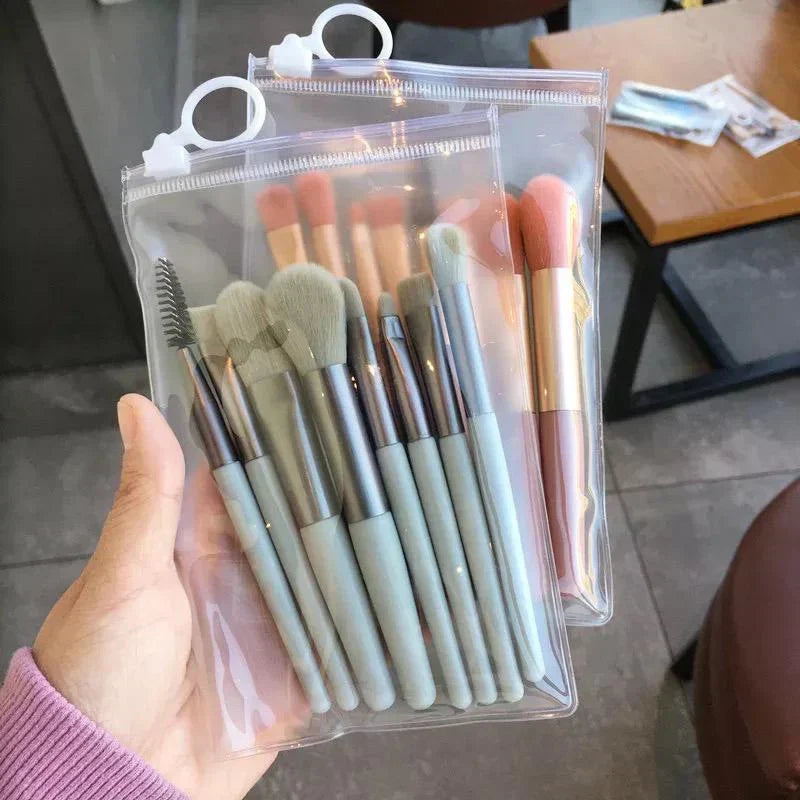 Cute 8 Pcs Makeup Brush Set