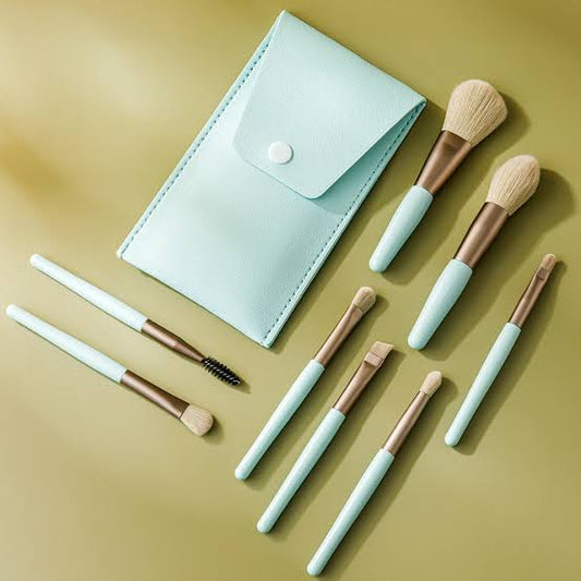 8 Pcs Makeup Brushes With Leather Case